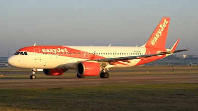 easyJet G-UZLM Airbus A320-251N