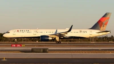 Delta Air Lines N553NW Boeing 757-251