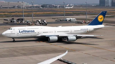 Lufthansa D-ABYJ Boeing 747-830