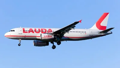 Lauda Europe 9H-LOW Airbus A320-233
