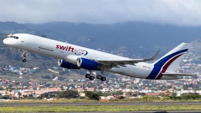 Swiftair EC-NIV Boeing 757-223(PCF)
