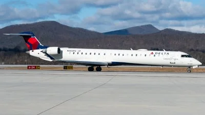 Delta Connection (Endeavor Air) N302PQ Bombardier CRJ-900LR
