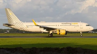 Vueling EC-LVP Airbus A320-214