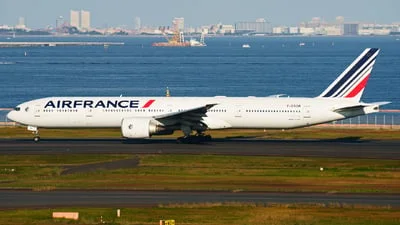 Air France F-GSQB Boeing 777-328ER