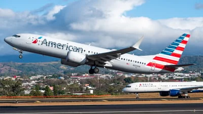 American Airlines N334SM Boeing 737-8 MAX