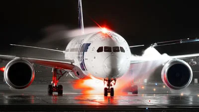 LOT Polish Airlines SP-LRA Boeing 787-8 Dreamliner