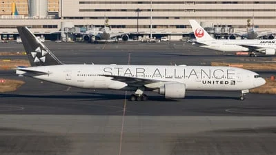 United Airlines N76021 Boeing 777-224(ER)