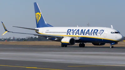 Ryanair UK G-RUKG Boeing 737-8AS