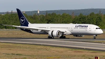 Lufthansa D-ABQA Boeing 787-9 Dreamliner
