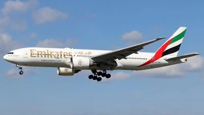 Emirates A6-EWE Boeing 777-21HLR