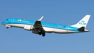 KLM Cityhopper PH-EZY Embraer ERJ-190-100STD