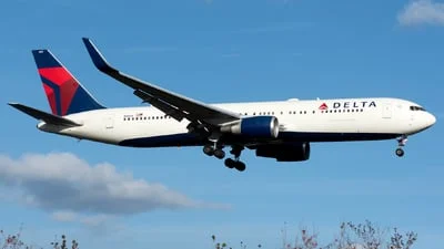 Delta Air Lines N1603 Boeing 767-332(ER)