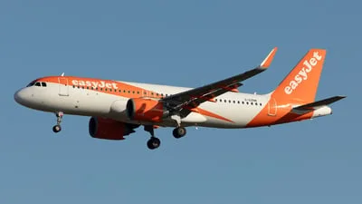 easyJet G-UZHK Airbus A320-251N