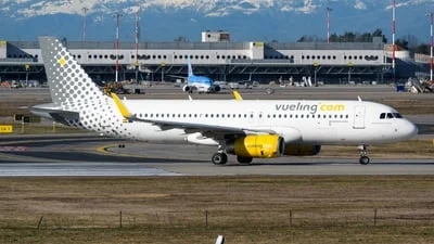 Vueling EC-MKM Airbus A320-232