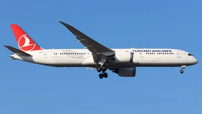 Turkish Airlines TC-LLO Boeing 787-9 Dreamliner