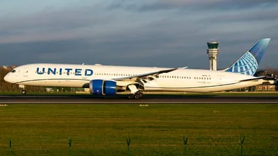 United Airlines N12010 Boeing 787-10 Dreamliner