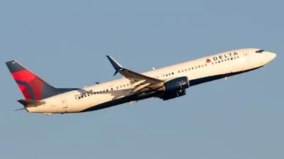 Delta Air Lines N824DN Boeing 737-932ER