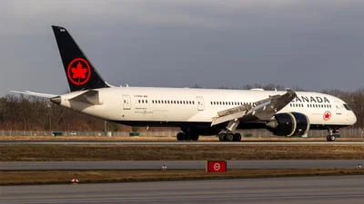 Air Canada C-FRSR Boeing 787-9 Dreamliner