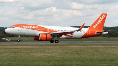 easyJet G-UZHA Airbus A320-251N