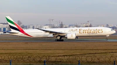 Emirates A6-EGV Boeing 777-31HER
