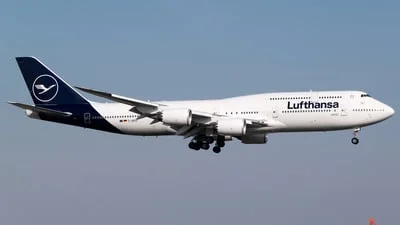 Lufthansa D-ABYF Boeing 747-830