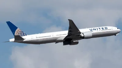 United Airlines N2331U Boeing 777-322ER
