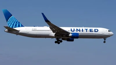 United Airlines N671UA Boeing 767-322(ER)
