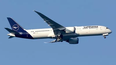 Lufthansa D-ABPO Boeing 787-9 Dreamliner
