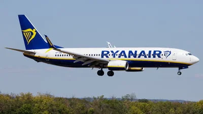 Ryanair (Buzz) SP-RNE Boeing 737-8AS