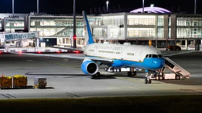 United States - US Air Force (USAF) 99-0004 Boeing C-32A