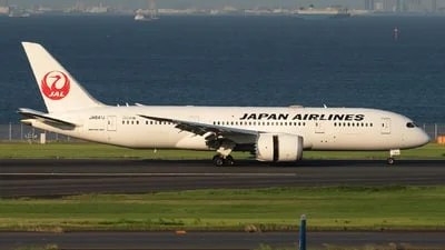 Japan Airlines (JAL) JA841J Boeing 787-8 Dreamliner