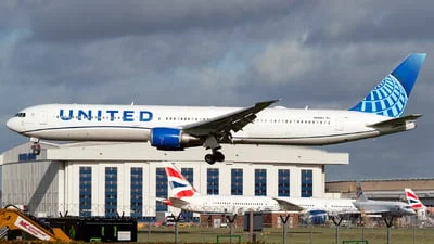 United Airlines N69063 Boeing 767-424(ER)