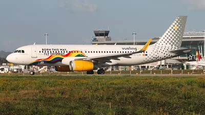 Vueling EC-LVS Airbus A320-232