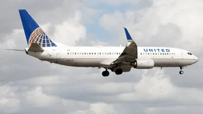 United Airlines N14230 Boeing 737-824