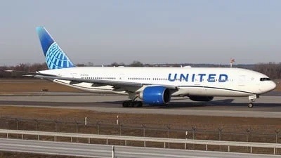 United Airlines N77006 Boeing 777-224(ER)