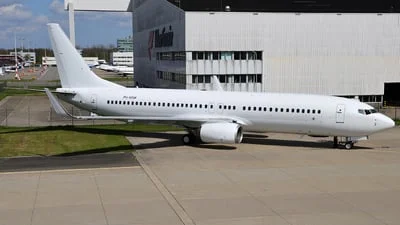 Untitled PH-HSW Boeing 737-8K2