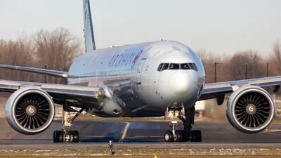 Air Canada C-FNNW Boeing 777-333ER
