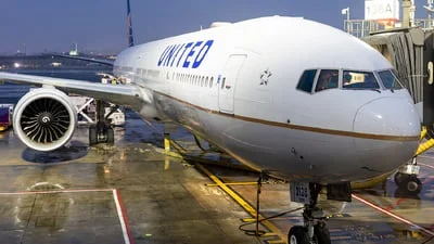United Airlines N2138U Boeing 777-322ER