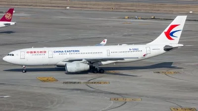 China Eastern Airlines B-5962 Airbus A330-243