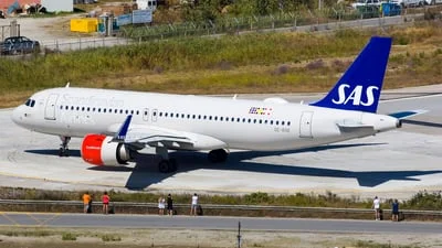 Scandinavian Airlines (SAS) SE-ROE Airbus A320-251N