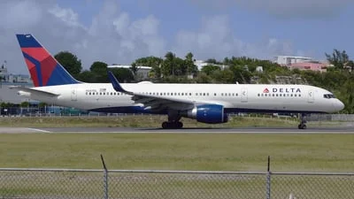 Delta Air Lines N687DL Boeing 757-232