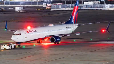 Delta Air Lines N915DU Boeing 737-932ER