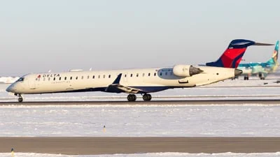 Delta Connection (Endeavor Air) N331PQ Bombardier CRJ-900LR