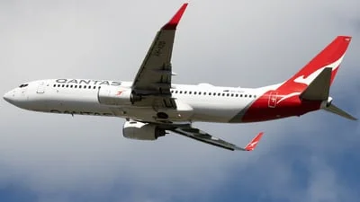 Qantas VH-VZD Boeing 737-838