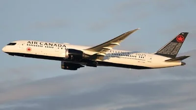 Air Canada C-FSBV Boeing 787-9 Dreamliner