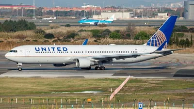 United Airlines N644UA Boeing 767-322(ER)