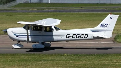 Private G-EGCD Cessna 172S Skyhawk SP