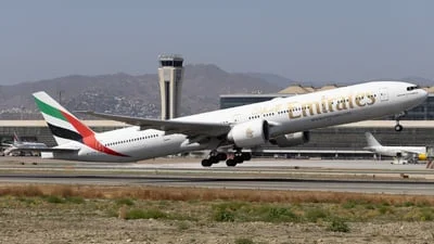 Emirates A6-EPW Boeing 777-31HER