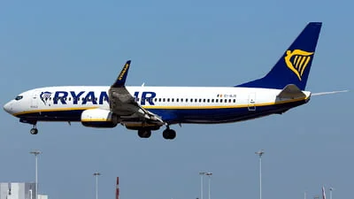 Ryanair EI-GJS Boeing 737-8AS