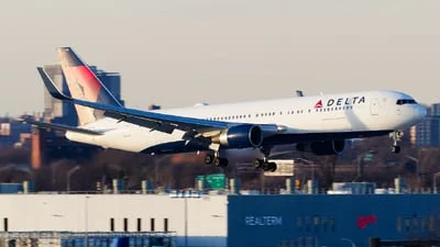 Delta Air Lines N185DN Boeing 767-332(ER)